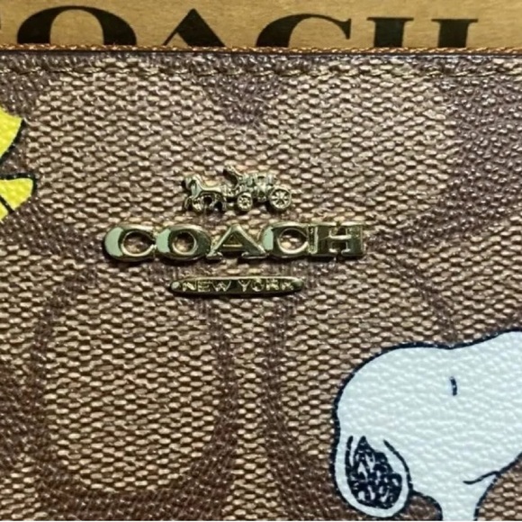 Coach X Peanuts long zip around wallet - Picture 2 of 4